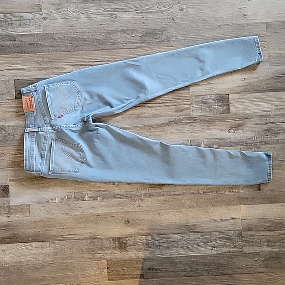 Levis Jeans - Picture 3 of 11